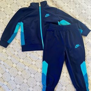 12 months old Nike set